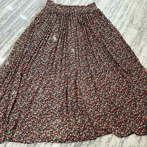 NWOT Pleated Floral Skirt